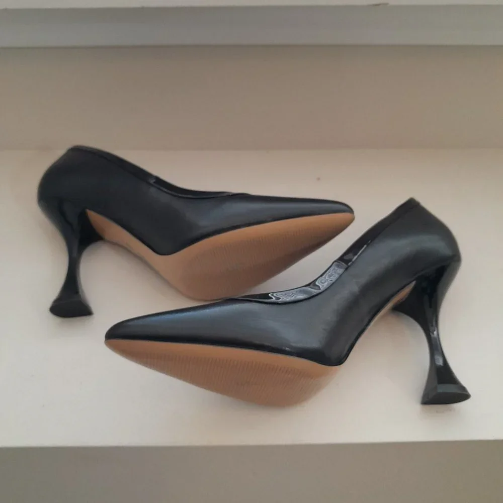 Karl Lagerfeld Tuxedo Spool Heel Black Pumps - Picture 5 of 8